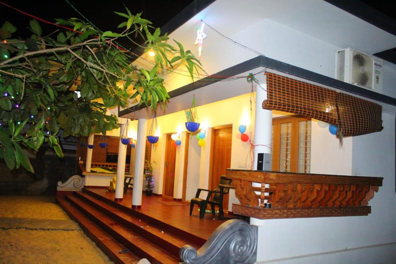 מאראריקולם Marari Anna Beach Homestay מראה חיצוני תמונה