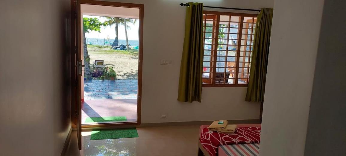 מאראריקולם Marari Anna Beach Homestay מראה חיצוני תמונה